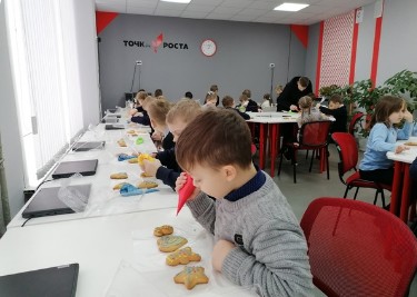 Мастер-класс по росписи пряников.